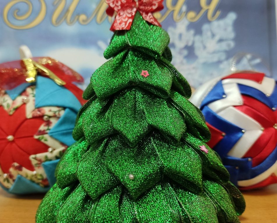 НОВОГОДНИЕ ИГРУШКИ